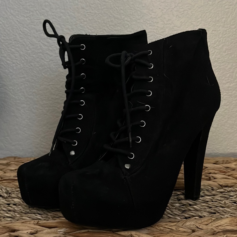 Black velour lace up boots, size 7. Good condition